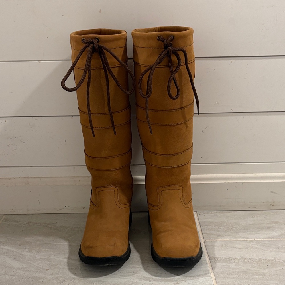 Women’s Lace-Up Tall Riding Boots in Chestnut Brown
